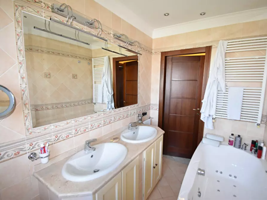 Immagine 17 di Attico in vendita  in Via Giulia Molino Colombini a Roma