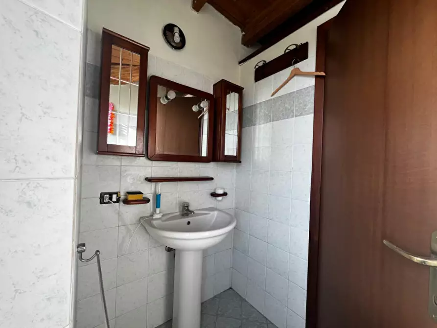 Immagine 5 di Appartamento in vendita  in Via Broli a Rezzato