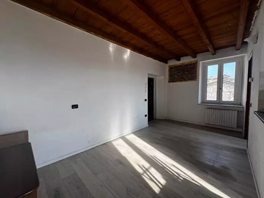 Immagine 13 di Appartamento in vendita  in Via Broli a Rezzato