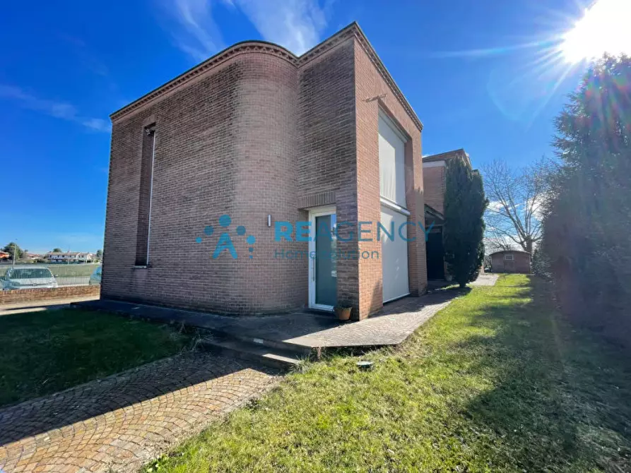 Immagine 1 di Villa in vendita  a Caldogno