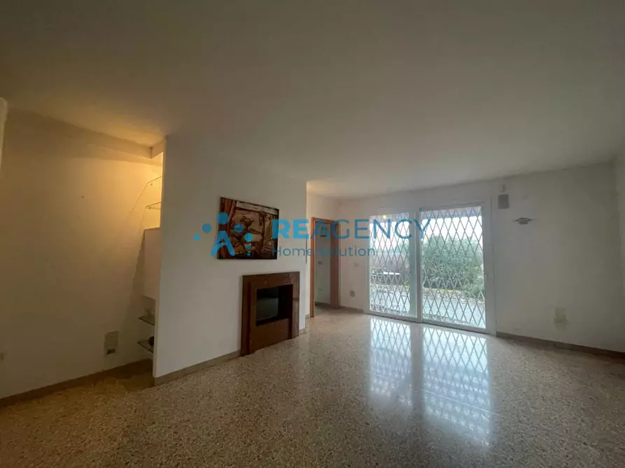 Immagine 15 di Villa in vendita  a Caldogno