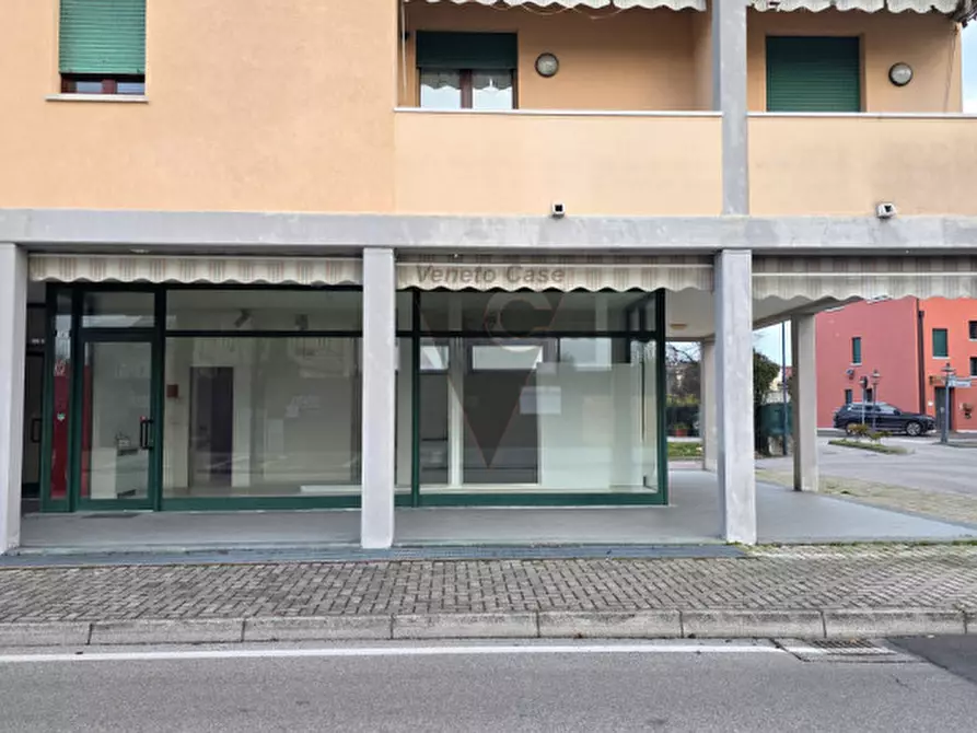 Immagine 5 di Negozio in vendita  in Viale pisani 6 a Fosso'