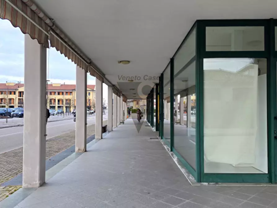 Immagine 7 di Negozio in vendita  in Viale pisani 6 a Fosso'