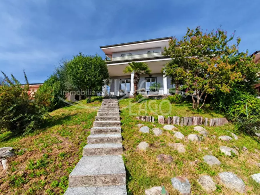 Immagine 2 di Villa in vendita  in Via Faì 31 Montano Lucino a Montano Lucino