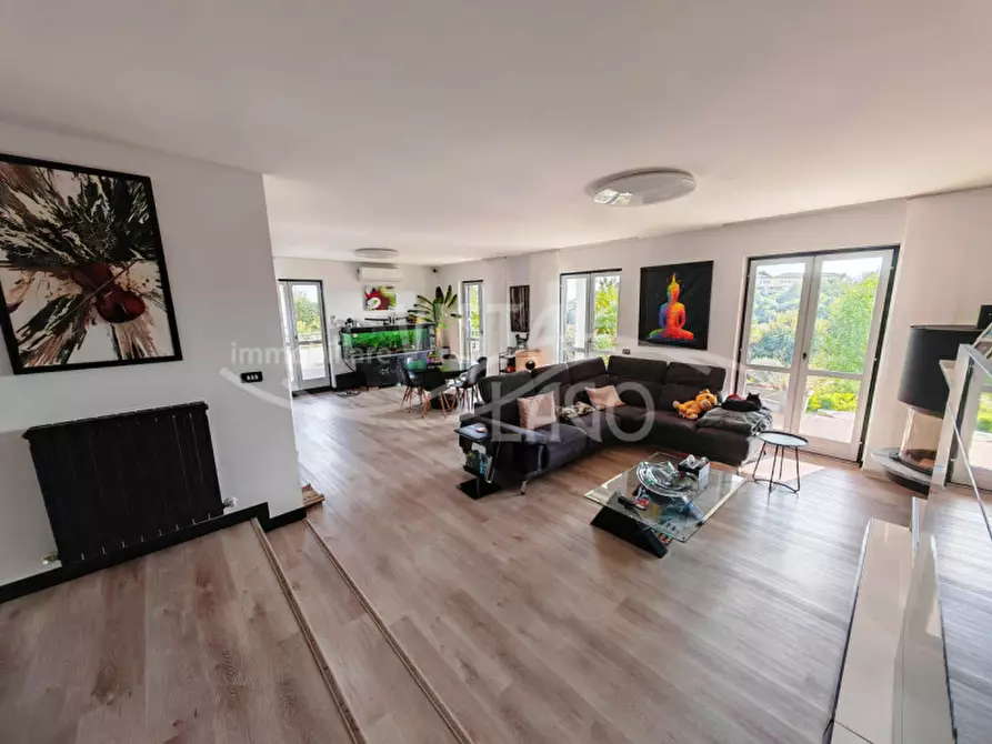 Immagine 5 di Villa in vendita  in Via Faì 31 Montano Lucino a Montano Lucino