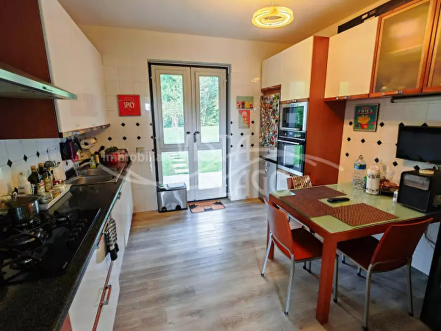 Immagine 8 di Villa in vendita  in Via Faì 31 Montano Lucino a Montano Lucino