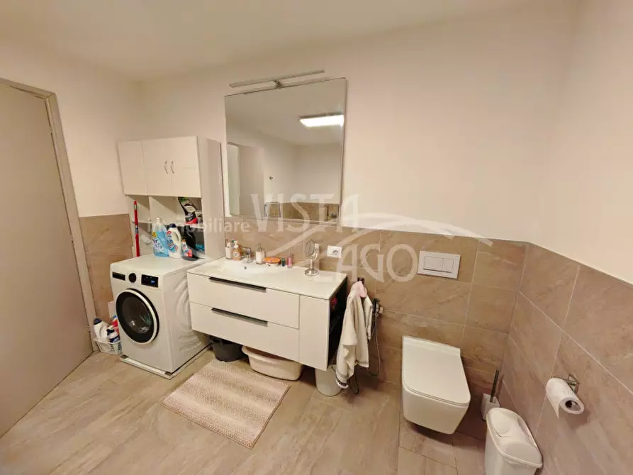 Immagine 20 di Villa in vendita  in Via Faì 31 Montano Lucino a Montano Lucino