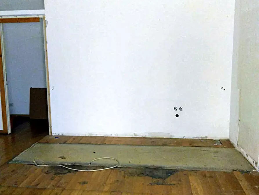 Immagine 2 di Negozio in vendita  in Via Zabarella a Padova