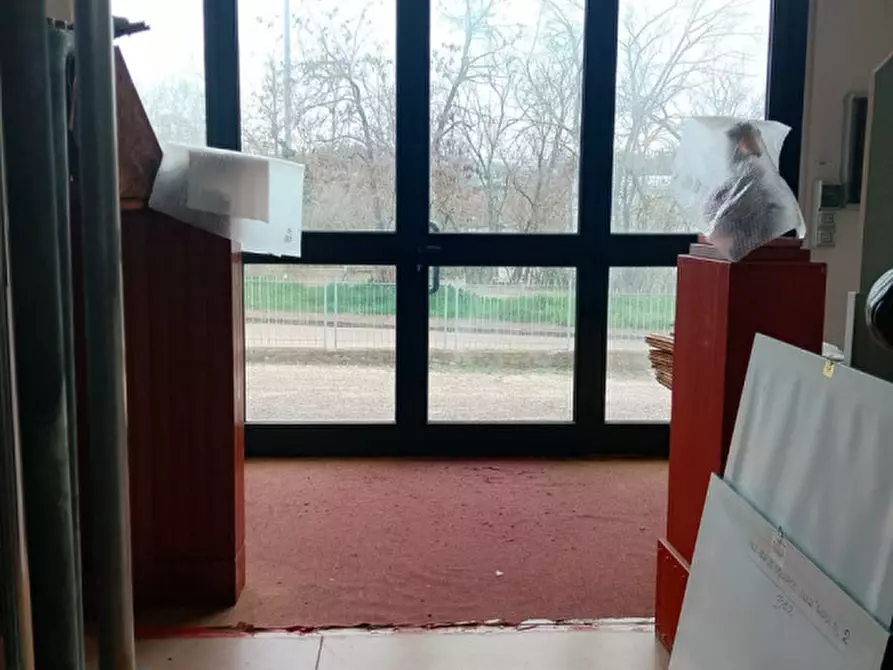 Immagine 1 di Magazzino in vendita  in via Achille Grandi a Ancona