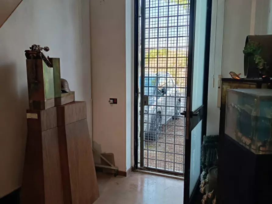 Immagine 3 di Magazzino in vendita  in via Achille Grandi a Ancona