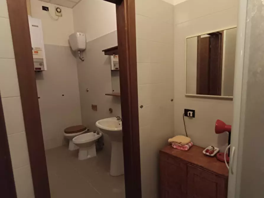 Immagine 6 di Magazzino in vendita  in via Achille Grandi a Ancona