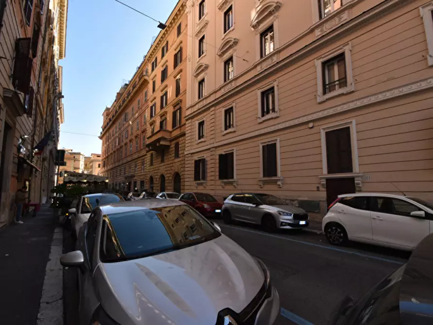 Immagine 24 di Appartamento in vendita  in Via Villafranca a Roma