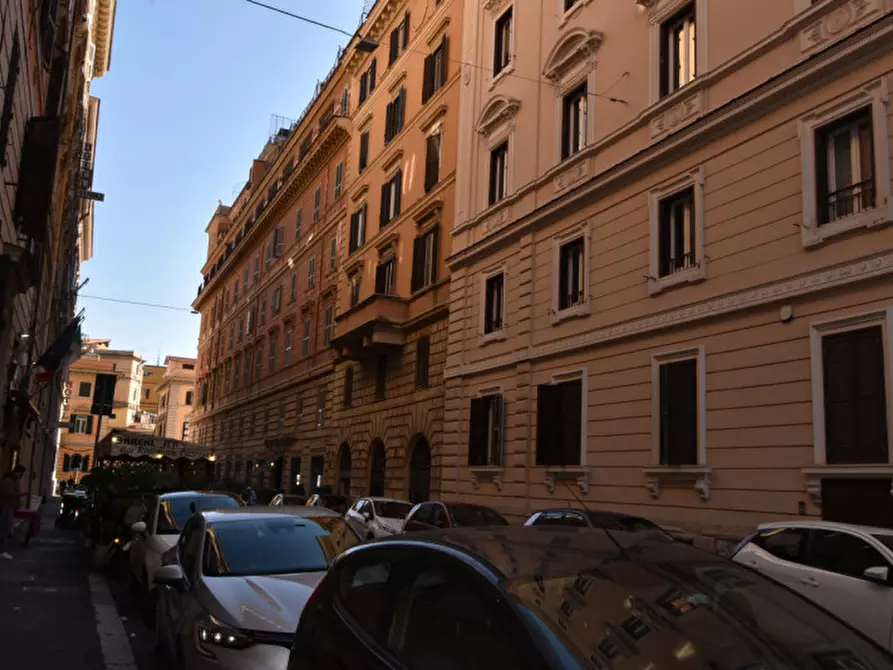 Immagine 25 di Appartamento in vendita  in Via Villafranca a Roma