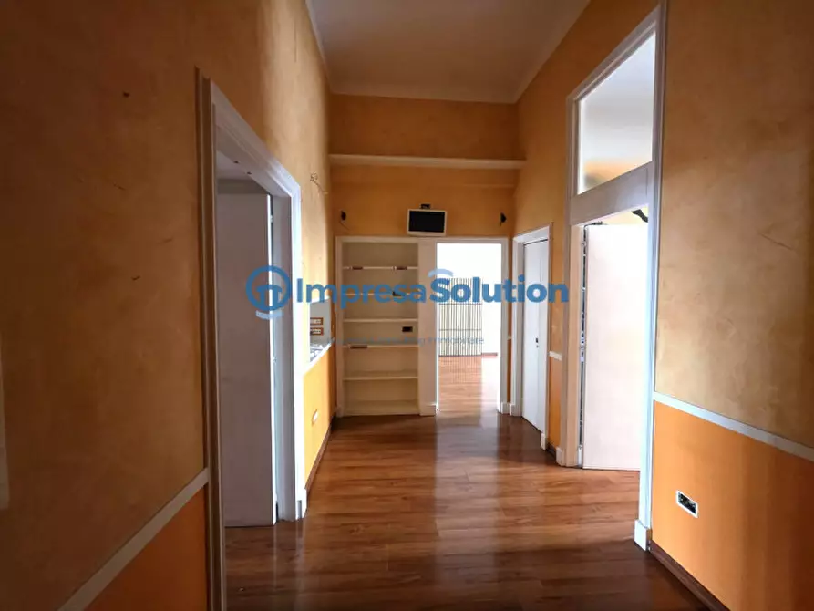 Immagine 10 di Ufficio in affitto  in Via Alessandro Scarlatti a Napoli