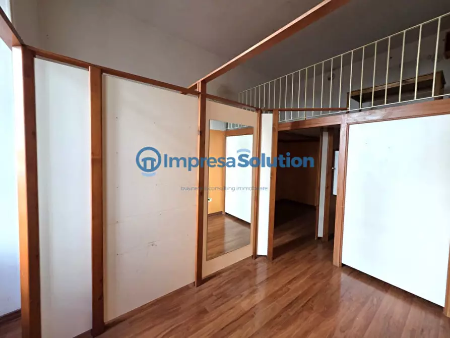 Immagine 14 di Ufficio in affitto  in Via Alessandro Scarlatti a Napoli