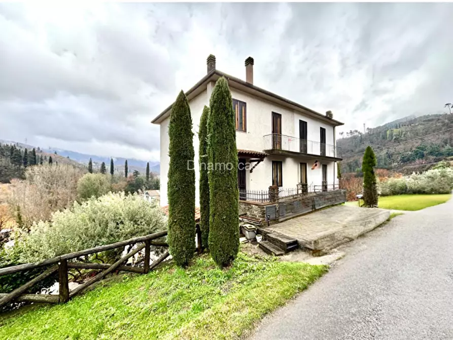 Immagine 1 di Casa indipendente in vendita  in Via Val Bisenzio a Cantagallo