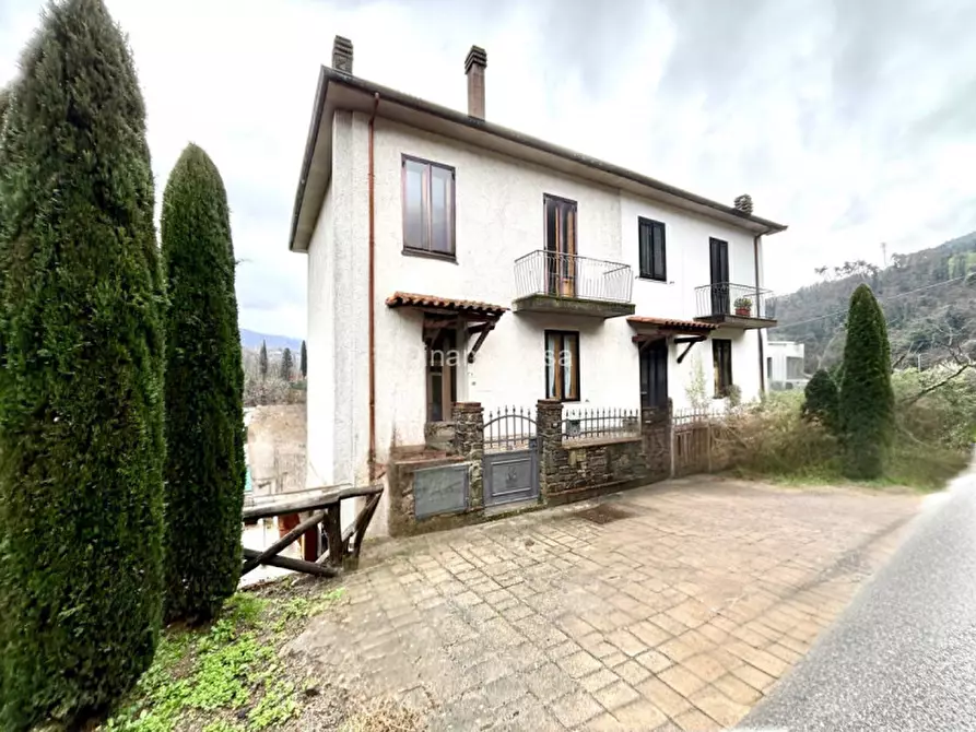 Immagine 12 di Casa indipendente in vendita  in Via Val Bisenzio a Cantagallo