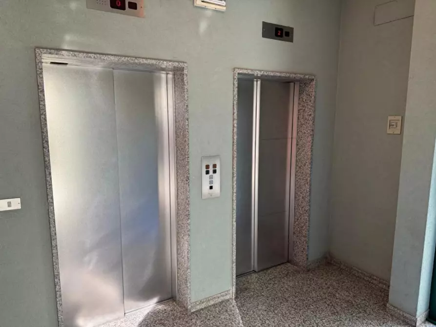 Immagine 2 di Ufficio in vendita  in Via Don Luigi Guanella, 15g, 70124 Bari BA, Italia a Bari