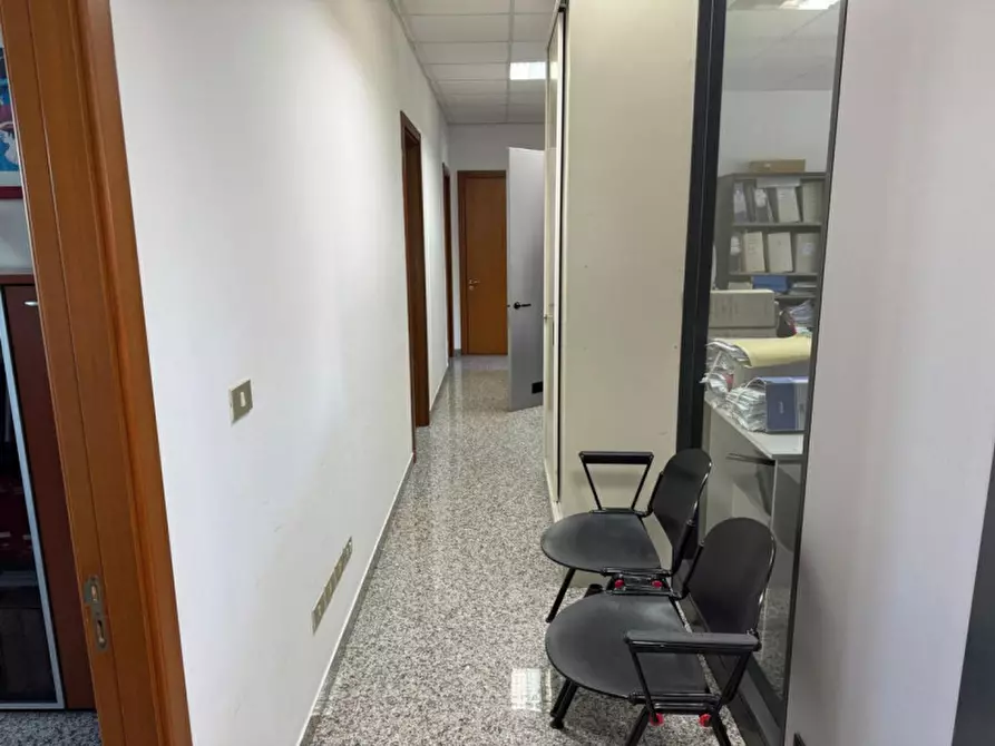 Immagine 11 di Ufficio in vendita  in Via Don Luigi Guanella, 15g, 70124 Bari BA, Italia a Bari