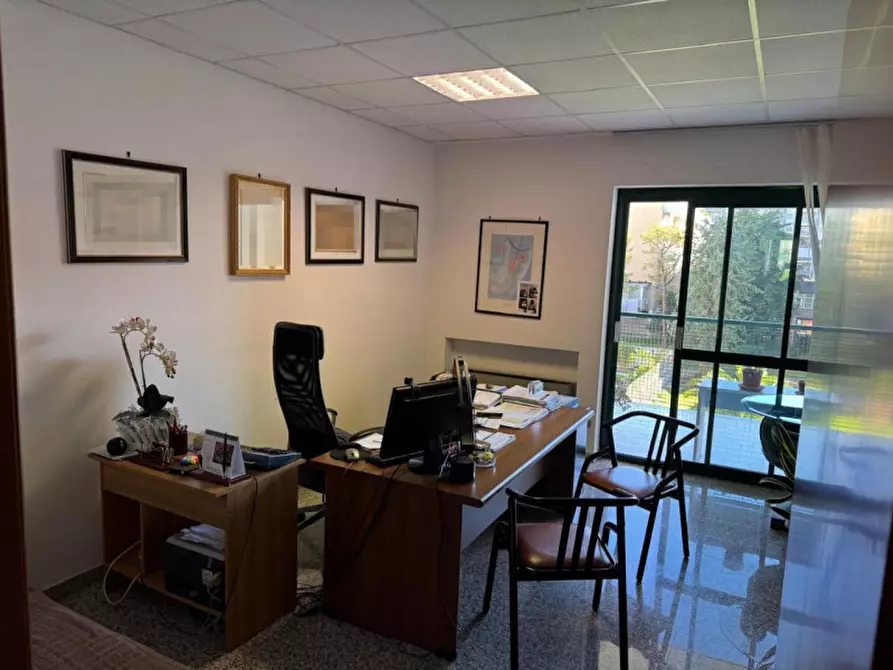 Immagine 14 di Ufficio in vendita  in Via Don Luigi Guanella, 15g, 70124 Bari BA, Italia a Bari