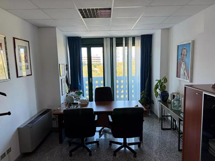 Immagine 18 di Ufficio in vendita  in Via Don Luigi Guanella, 15g, 70124 Bari BA, Italia a Bari