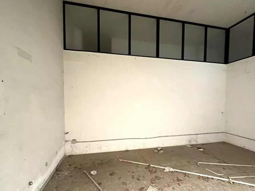 Immagine 8 di Attività commerciale in vendita  in Viale Italia, 73100 Zona Industriale LE, Italia a Lecce