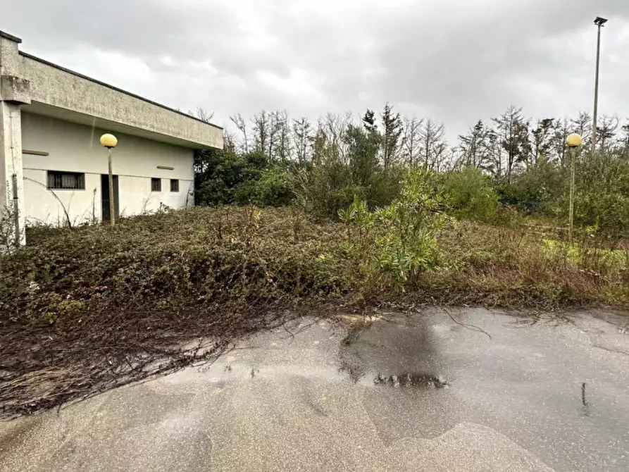 Immagine 10 di Attività commerciale in vendita  in Viale Italia, 73100 Zona Industriale LE, Italia a Lecce