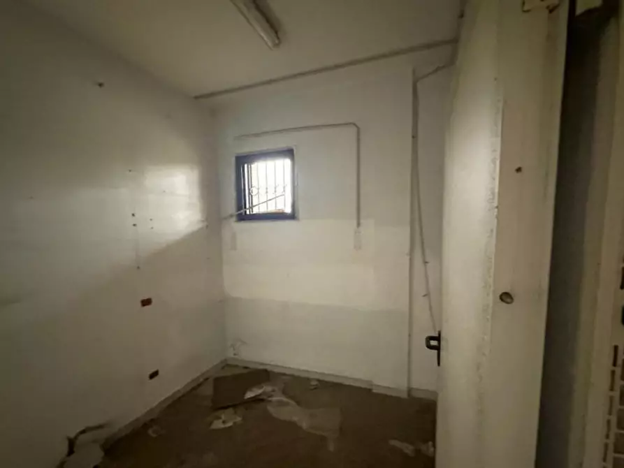 Immagine 11 di Attività commerciale in vendita  in Viale Italia, 73100 Zona Industriale LE, Italia a Lecce