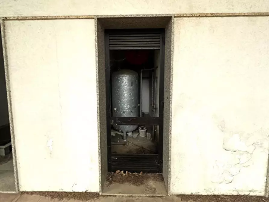 Immagine 13 di Attività commerciale in vendita  in Viale Italia, 73100 Zona Industriale LE, Italia a Lecce