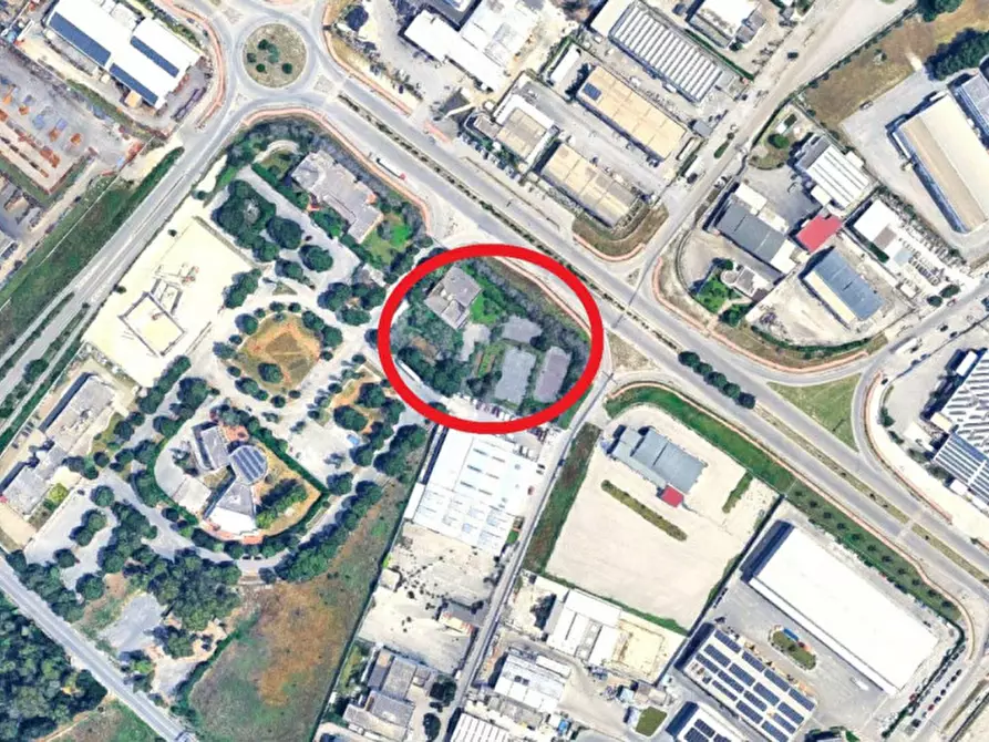 Immagine 21 di Attività commerciale in vendita  in Viale Italia, 73100 Zona Industriale LE, Italia a Lecce