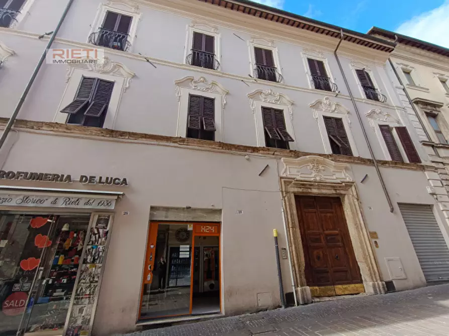 Immagine 35 di Attico in vendita  in via roma, 30 a Rieti