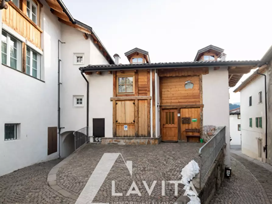 Immagine 1 di Appartamento in vendita  in via Tiroso a Castello-Molina Di Fiemme