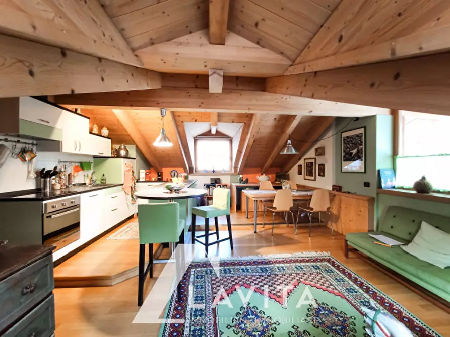 Immagine 4 di Appartamento in vendita  in via Tiroso a Castello-Molina Di Fiemme