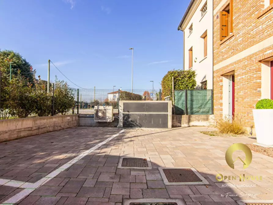 Immagine 18 di Villetta a schiera in affitto  in Strada marosticana 430 a Vicenza