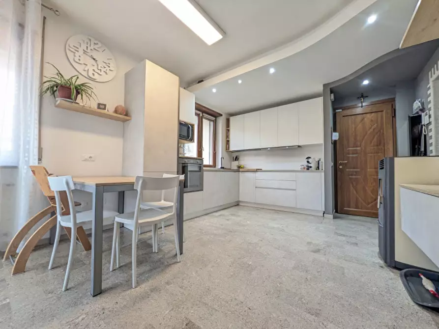 Immagine 3 di Appartamento in vendita  in Via Calbarine 3 a Schio