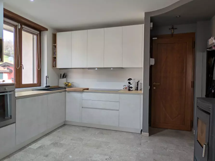 Immagine 6 di Appartamento in vendita  in Via Calbarine 3 a Schio