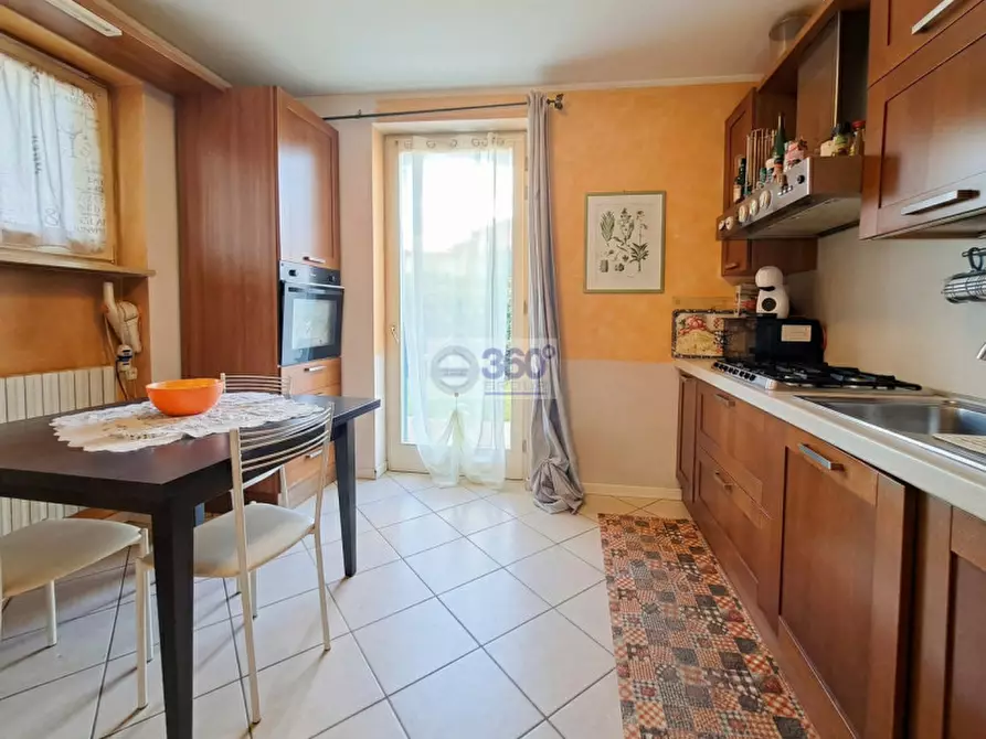 Immagine 5 di Appartamento in vendita  in Via Degli Alpini a Passirano