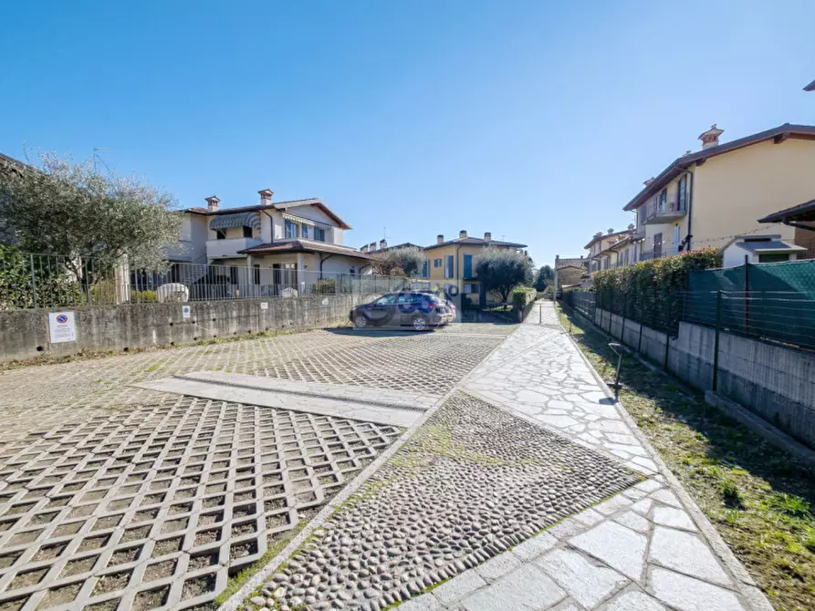 Immagine 15 di Appartamento in vendita  in Via Degli Alpini a Passirano