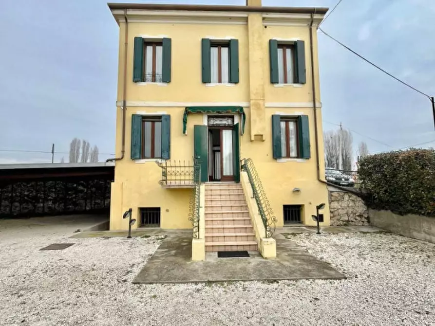 Immagine 1 di Casa indipendente in vendita  in Via Luppia Alberi a Montagnana