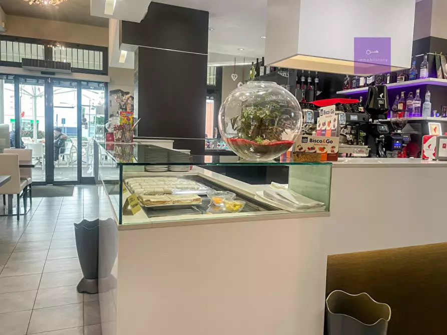 Immagine 5 di Attività commerciale in vendita  a Abano Terme