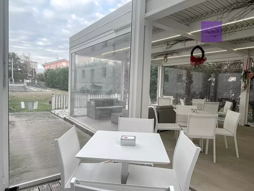 Immagine 15 di Attività commerciale in vendita  a Abano Terme