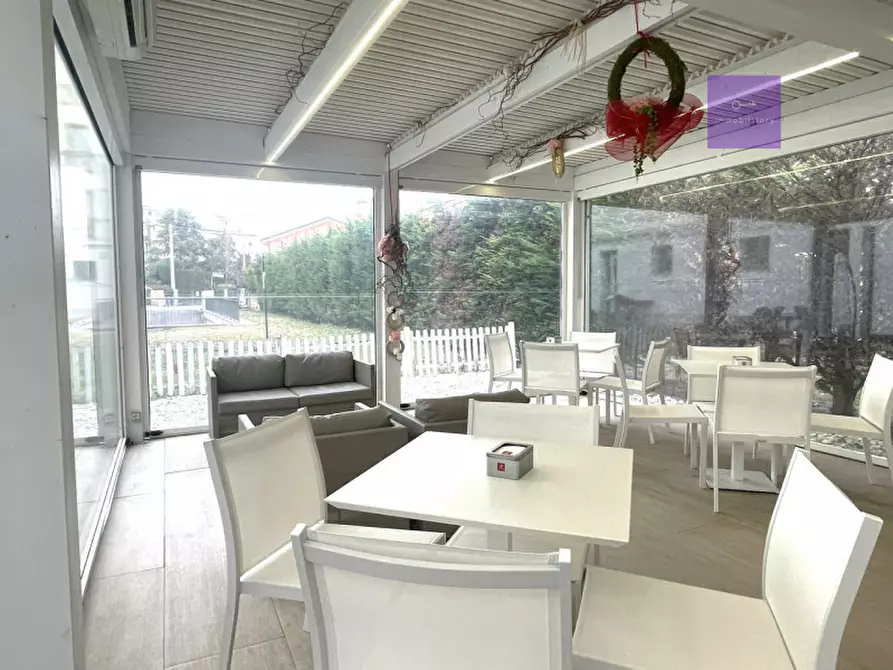 Immagine 16 di Attività commerciale in vendita  a Abano Terme