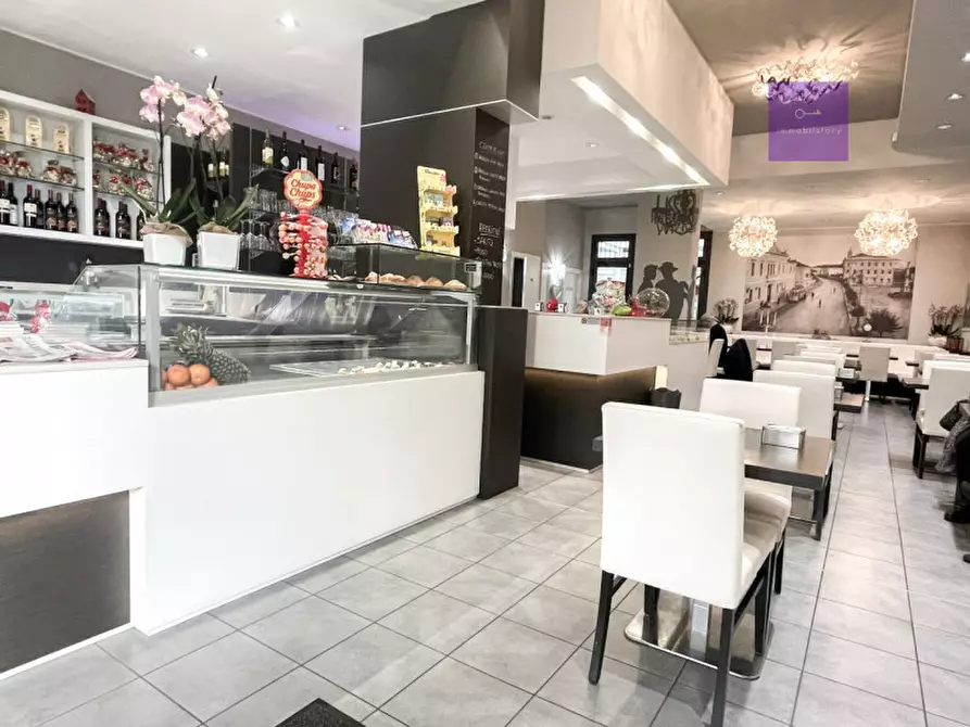 Immagine 21 di Attività commerciale in vendita  a Abano Terme