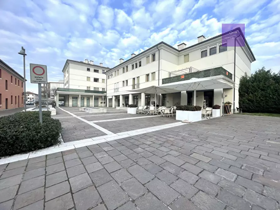 Immagine 23 di Attività commerciale in vendita  a Abano Terme