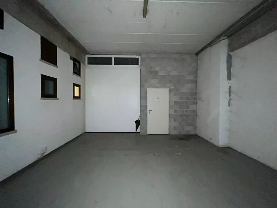 Immagine 1 di Magazzino in vendita  in Via S. Massimiliano Kolbe a Thiene