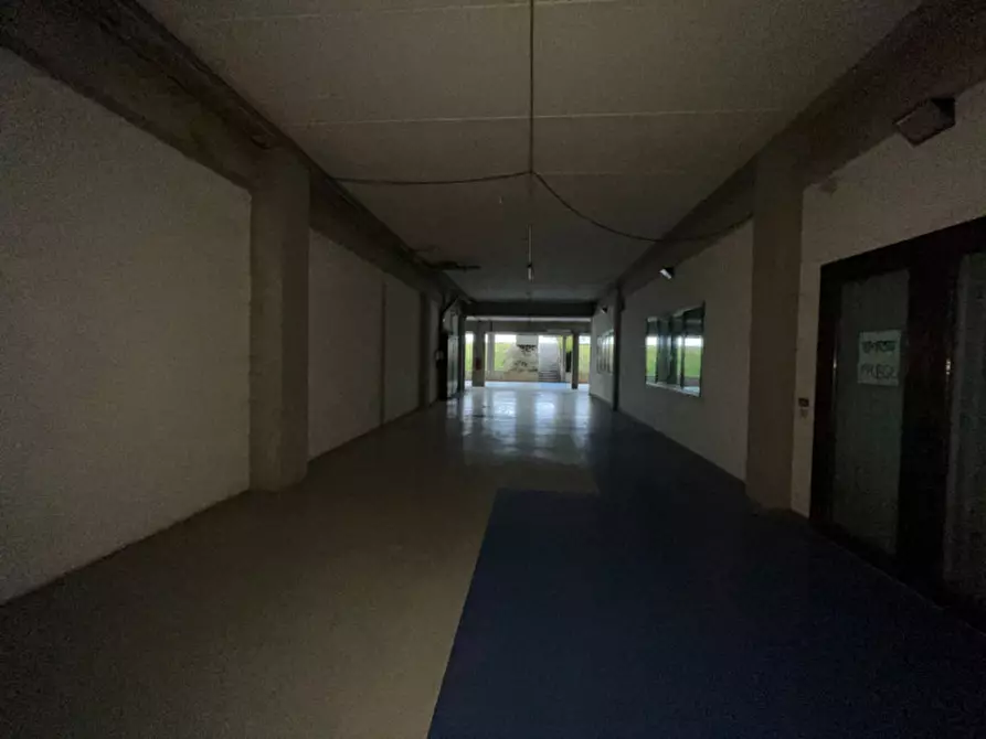 Immagine 3 di Magazzino in vendita  in Via S. Massimiliano Kolbe a Thiene
