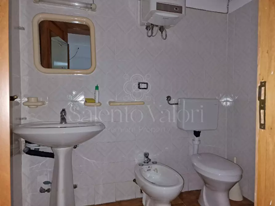 Immagine 10 di Attività commerciale in affitto  in Via Provinciale Matino a Parabita