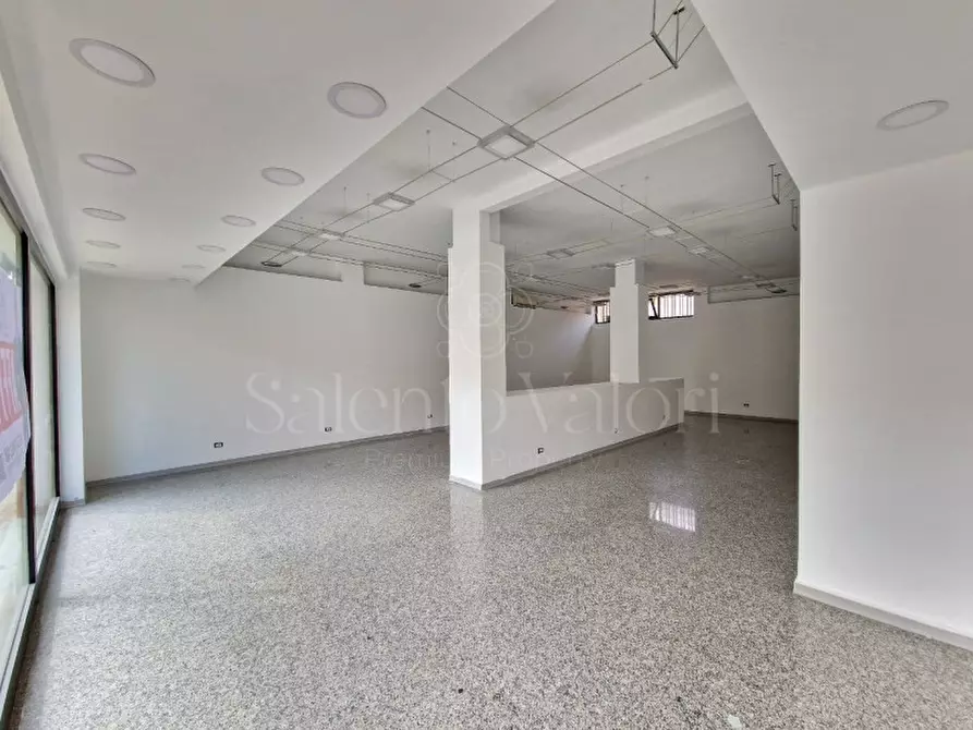 Immagine 14 di Attività commerciale in affitto  in Via Provinciale Matino a Parabita