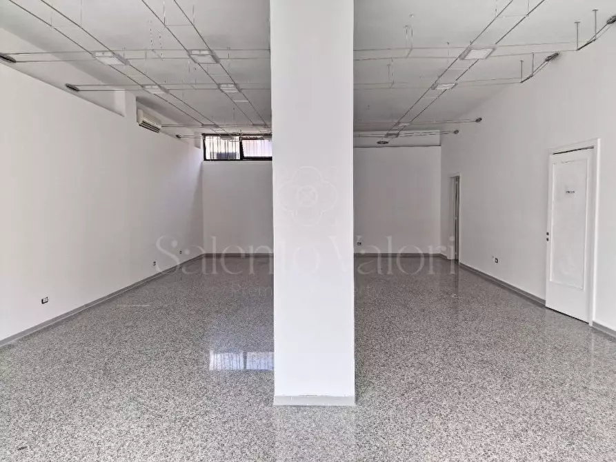 Immagine 16 di Attività commerciale in affitto  in Via Provinciale Matino a Parabita