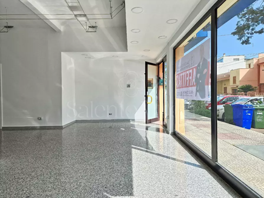 Immagine 17 di Attività commerciale in affitto  in Via Provinciale Matino a Parabita